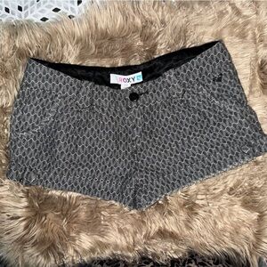 Roxy Black and White Patterned  shortie shorts, 90s Y2K, low rise, juniors sz 11
